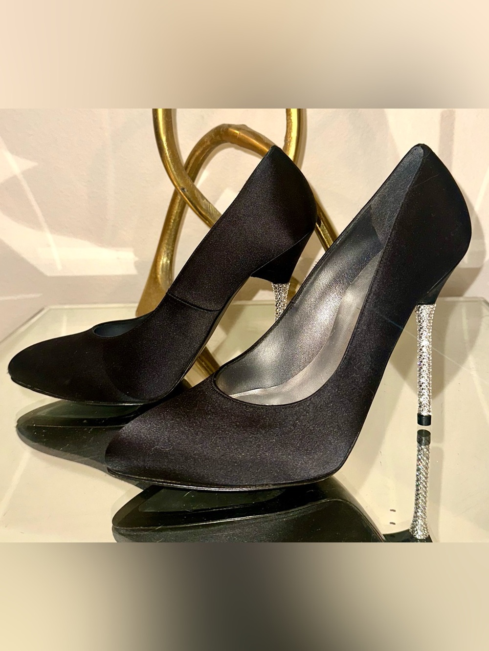 Stunning New Stuart Weitzman Black Satin Pumps Swarovski Crystal 37 6.5 N Heel